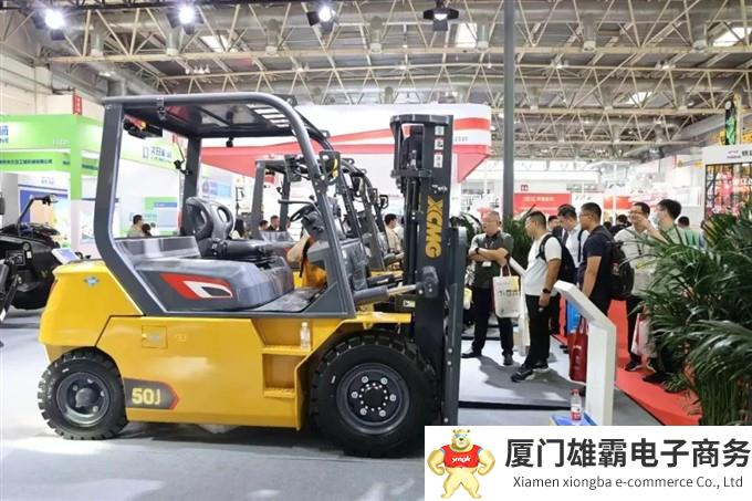 孔雀叉车.jpg 孔雀叉车.jpg