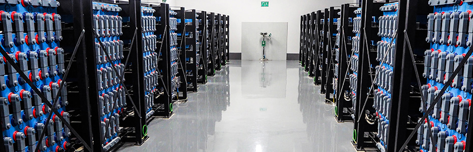 https://www.analog.com/-/media/analog/en/signals/renewable-energy-storage-systems/electrification_pylon_battery-room.jpg?la=zh&vs=1